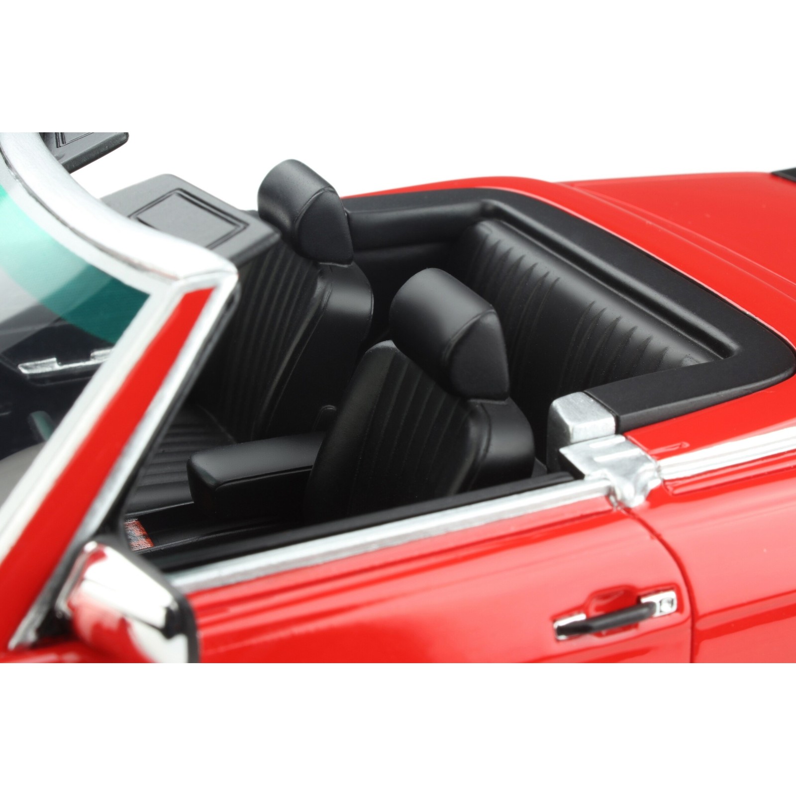 Mercedes-Benz R107 500 SL AMG Signal Red 568 1986