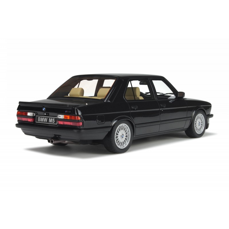 BMW E28 M5 Diamond Black 1984