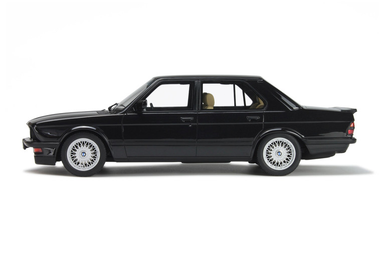 BMW E28 M5 Diamond Black 1984