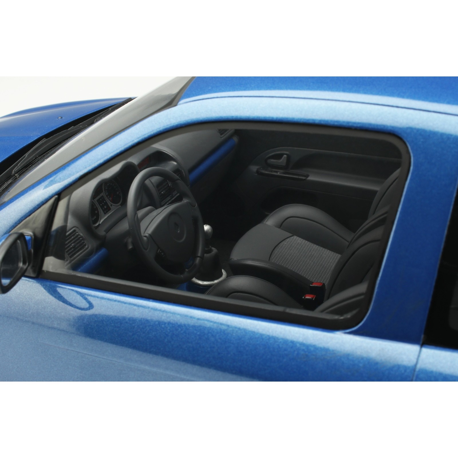 Renault Clio 2 V6 Phase 2 Blue Iliade 549/784 2003