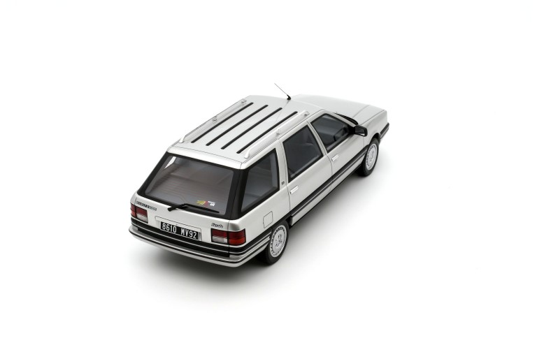 Renault 21 Nevada Phase 1 Argent Metallic 1988