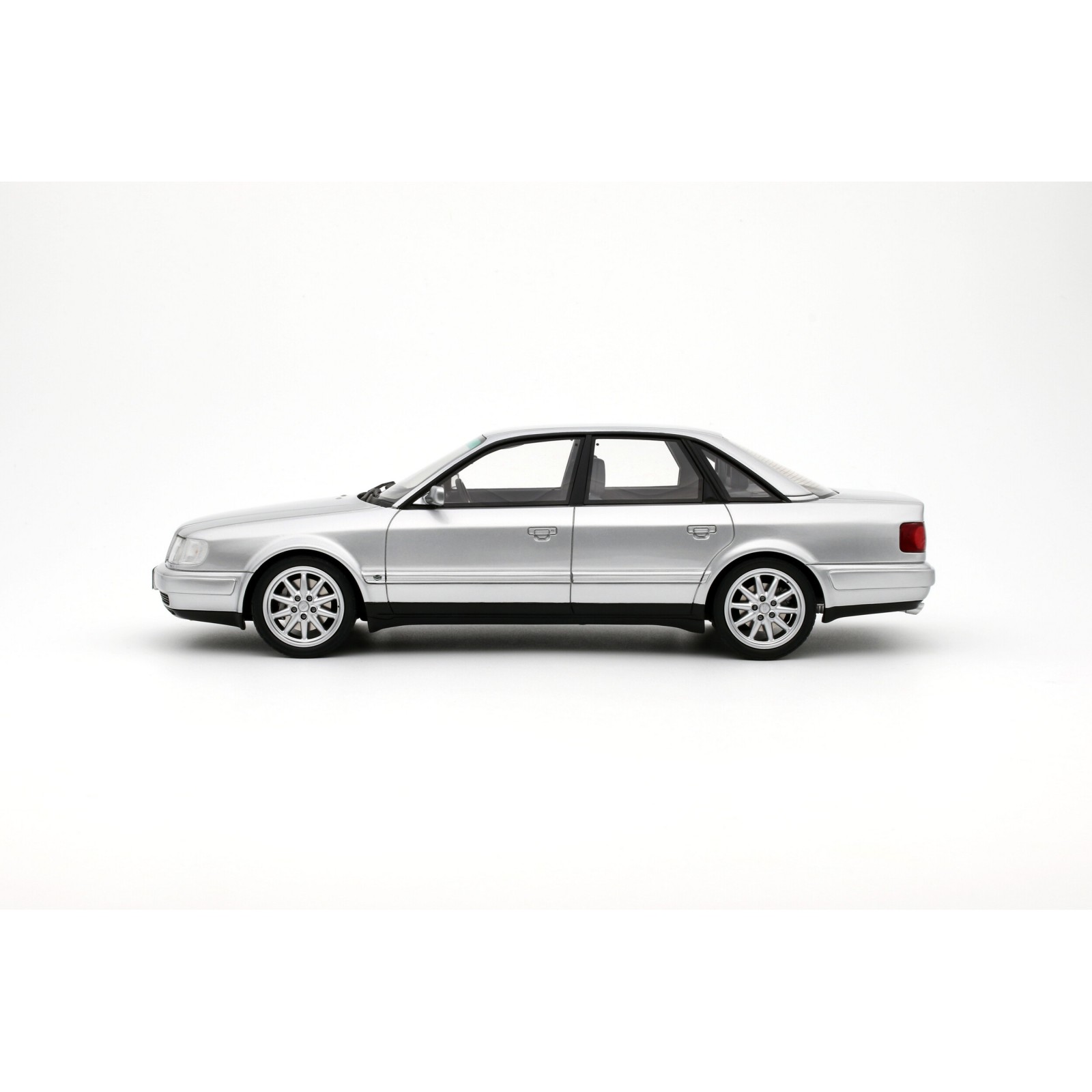 Audi S4 (C4) 4.2 V8 Crystal Silver C6 1993