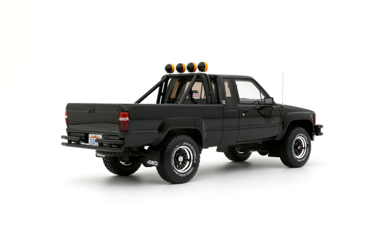 Toyota Hilux SR5 Glossy Black 202 1985