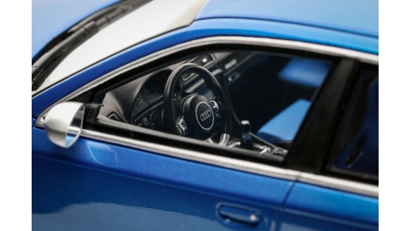 Audi RS 4 B7 Sedan Sprint Blue 2007