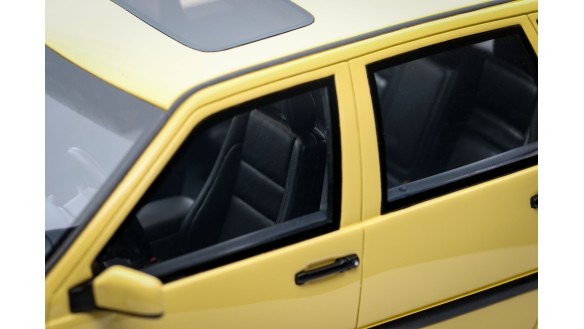 Volvo 850 T-5R Cream Yellow 1996