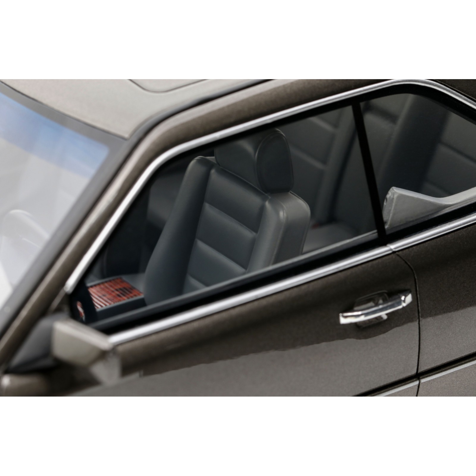 Mercedes-Benz C124 AMG "Stance" Anthracite Grey 2022