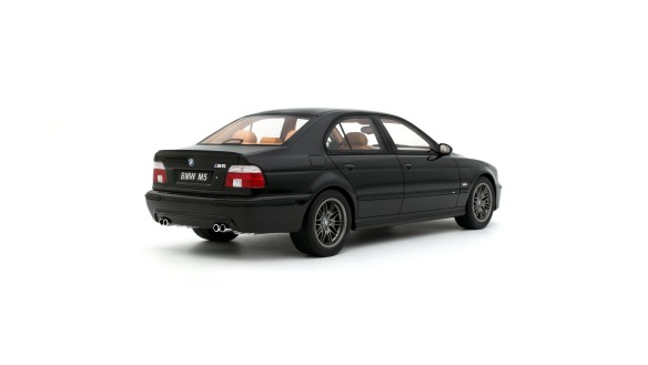 BMW E39 M5 Black Saphire Metallic 475 2000