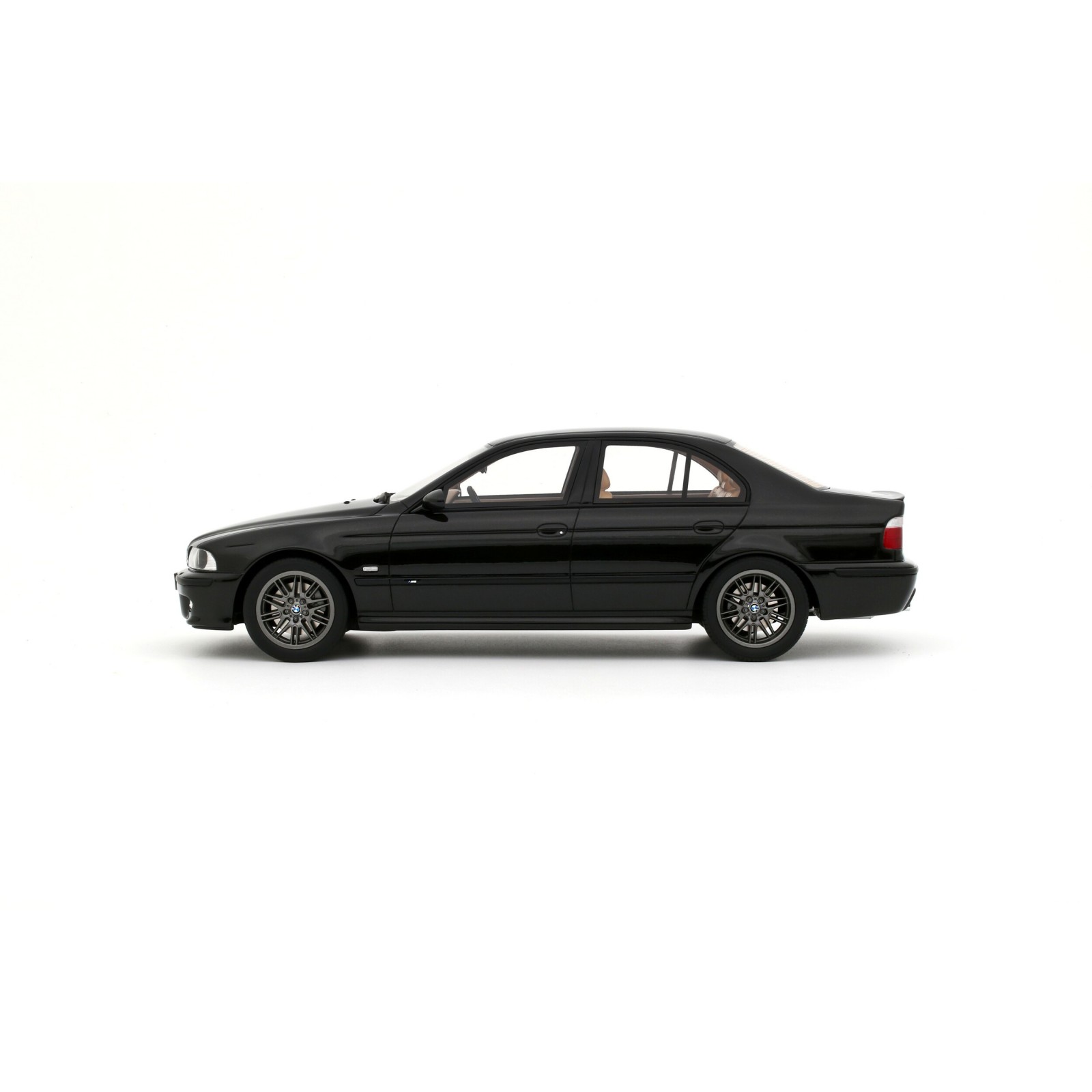 BMW E39 M5 Black Saphire Metallic 475 2000