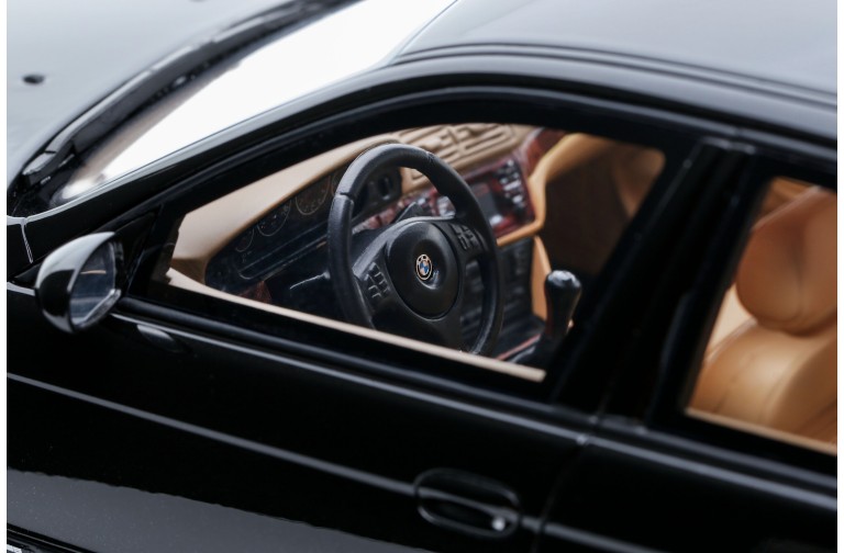 BMW E39 M5 Black Saphire Metallic 475 2000