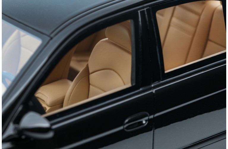 BMW E39 M5 Black Saphire Metallic 475 2000
