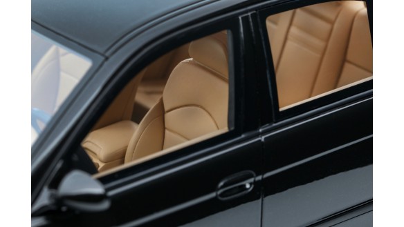 BMW E39 M5 Black Saphire Metallic 475 2000
