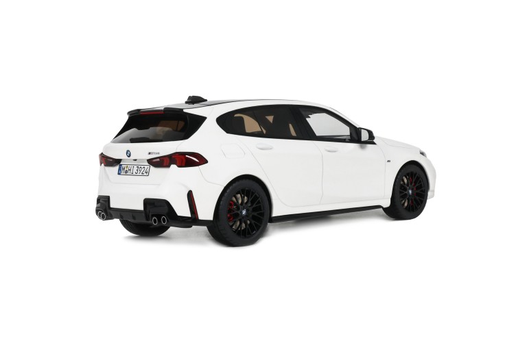 BMW M135 xDrive Alpine White solid 2024
