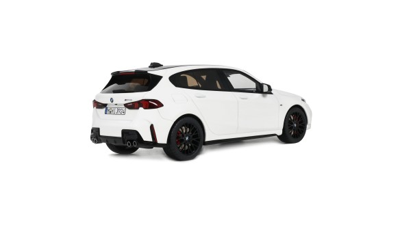 BMW M135 xDrive Alpine White solid 2024