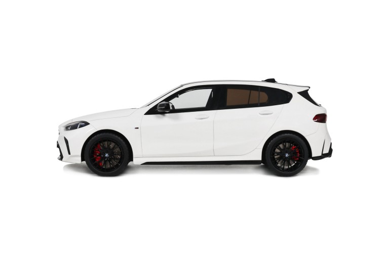 BMW M135 xDrive Alpine White solid 2024