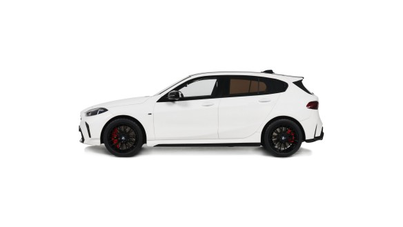 BMW M135 xDrive Alpine White solid 2024