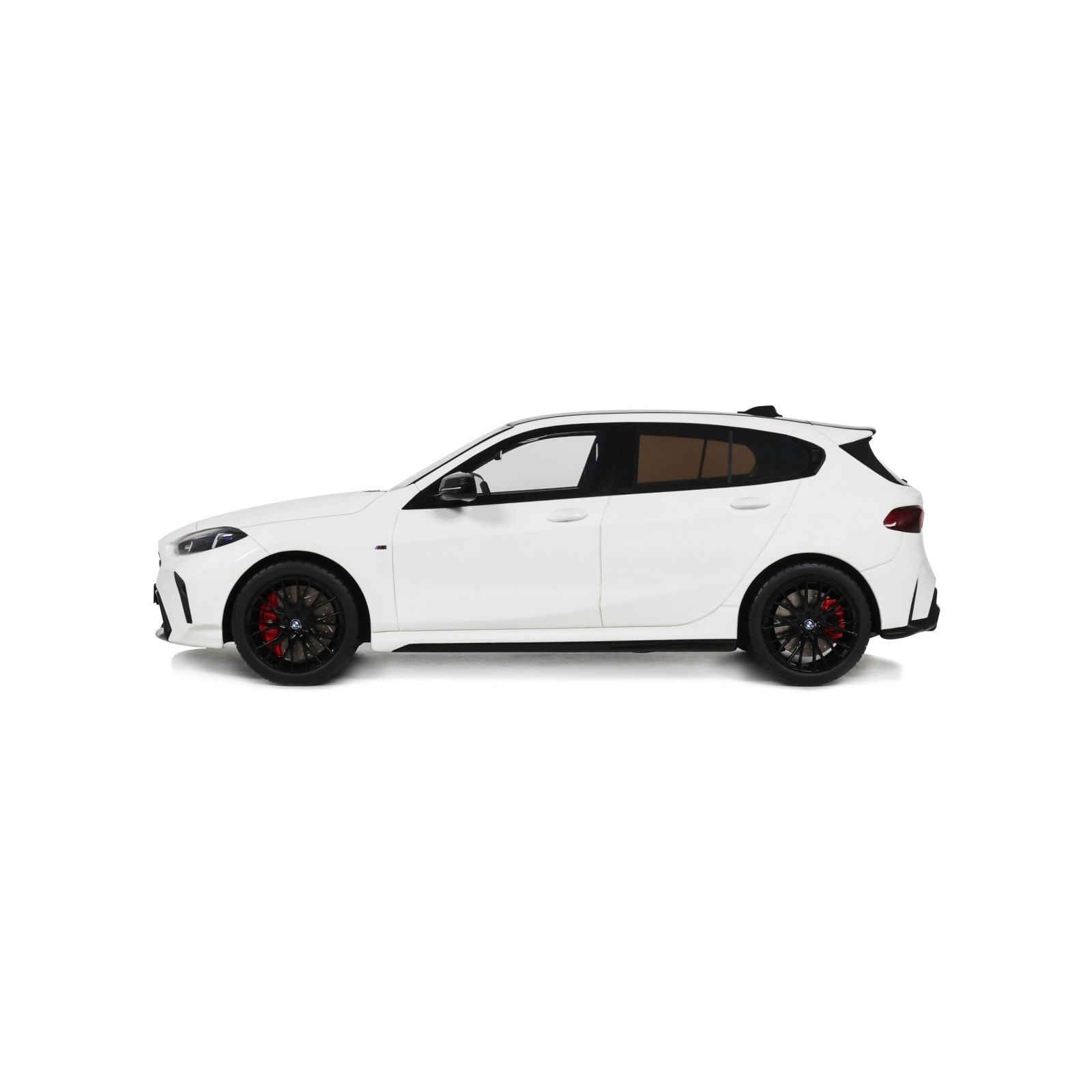 BMW M135 xDrive Alpine White solid 2024