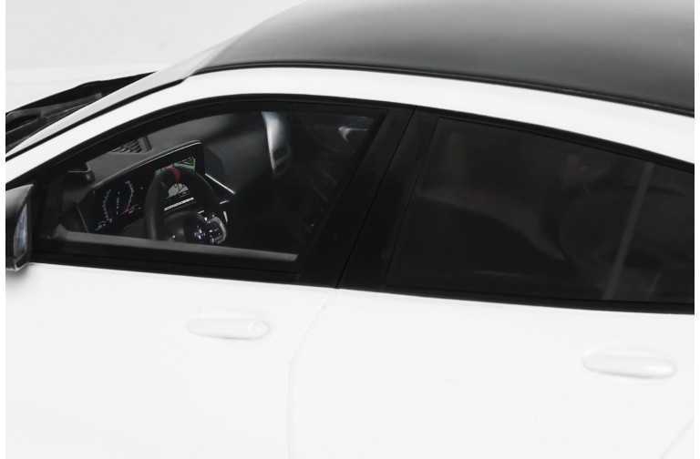 BMW M135 xDrive Alpine White solid 2024