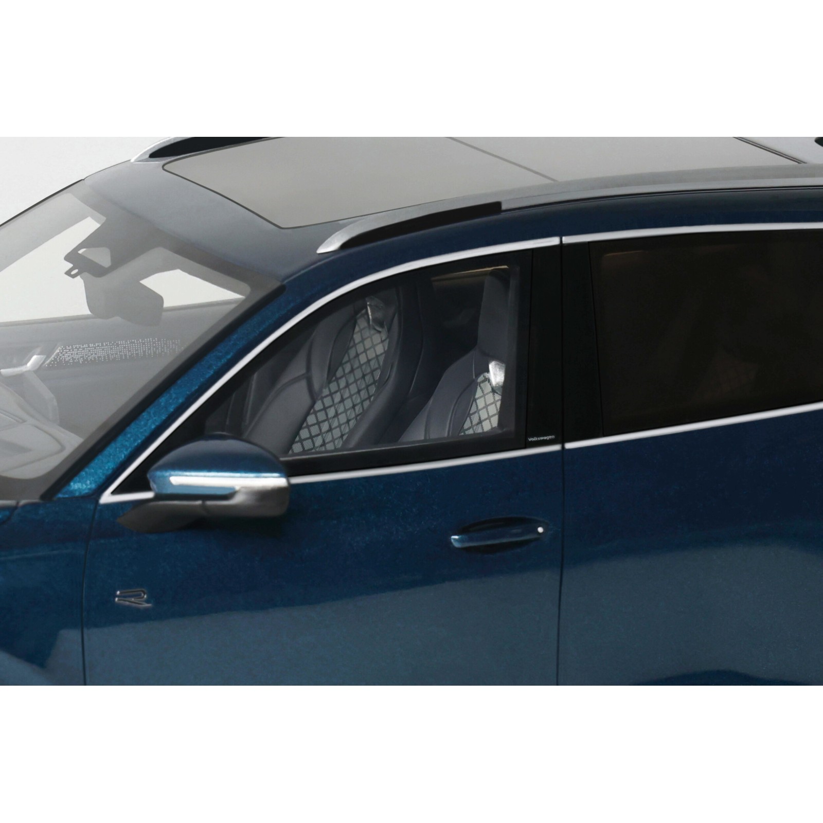 Volkswagen Tiguan e Tsi R-Line Nightshade Blue Metallic 2024