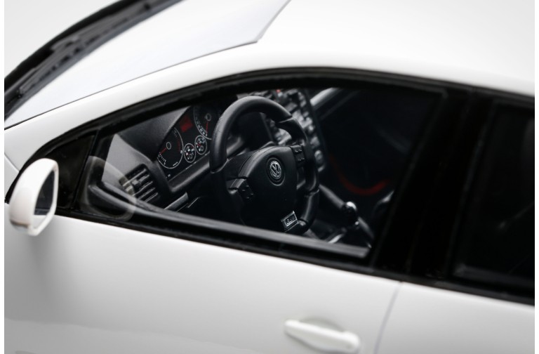 Volkswagen Golf V GTI Edition 30 Candy White LB9A 2007