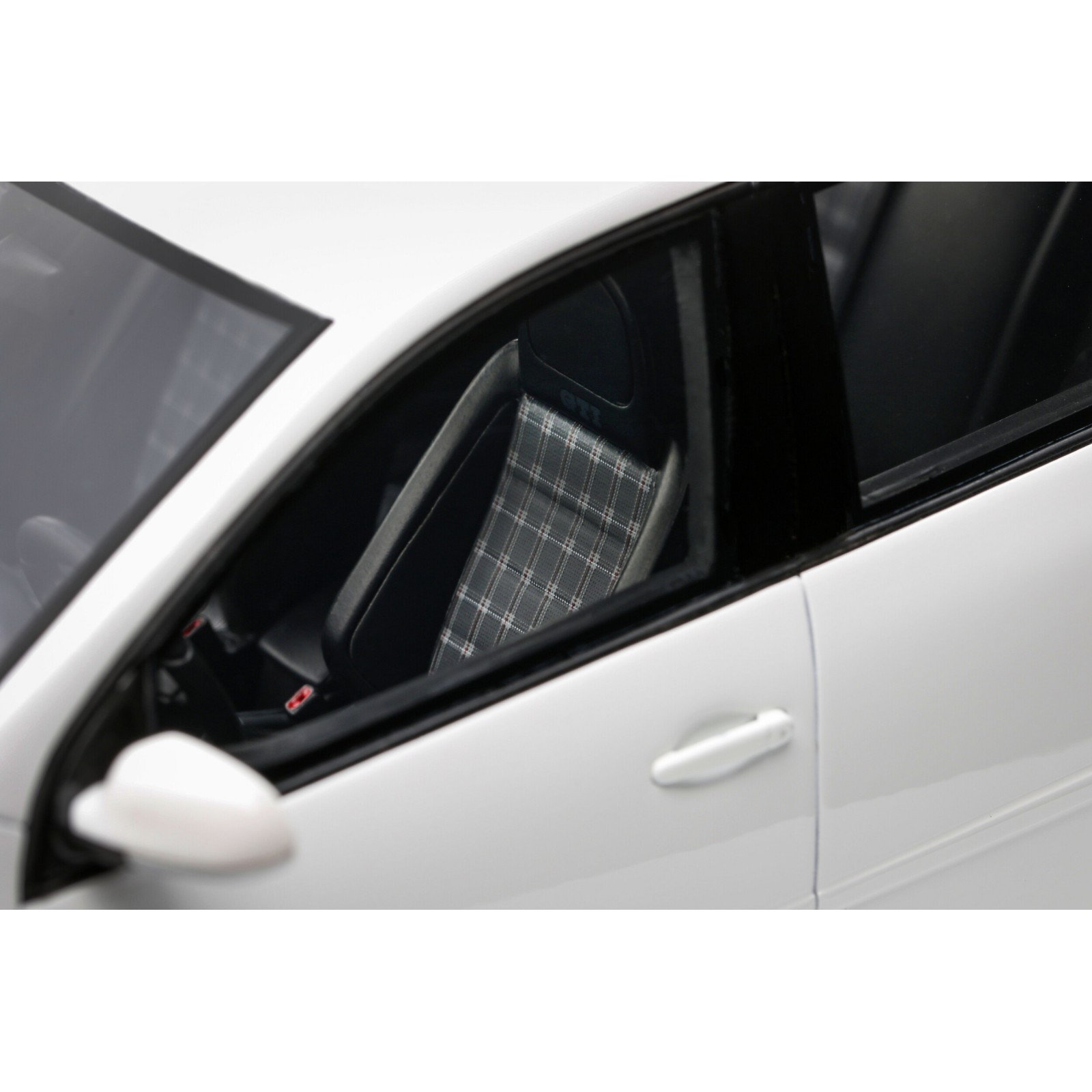 Volkswagen Golf V GTI Edition 30 Candy White LB9A 2007