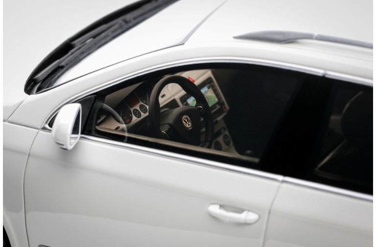 Volkswagen Passat (B6) R36 Variant Candy White 2008