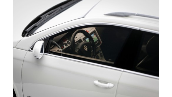 Volkswagen Passat (B6) R36 Variant Candy White 2008