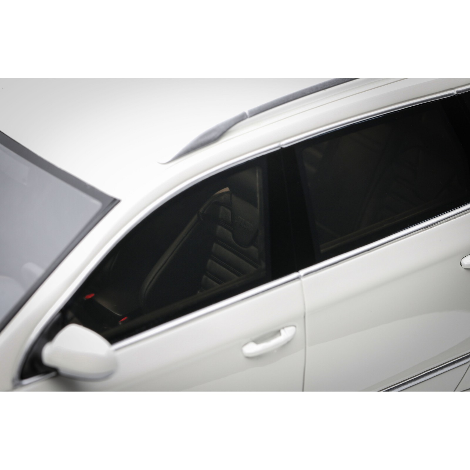 Volkswagen Passat (B6) R36 Variant Candy White 2008