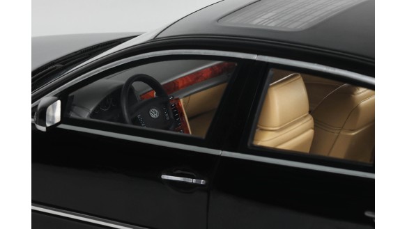 Volkswagen Phaeton 6.0 W12 Black L041 2005