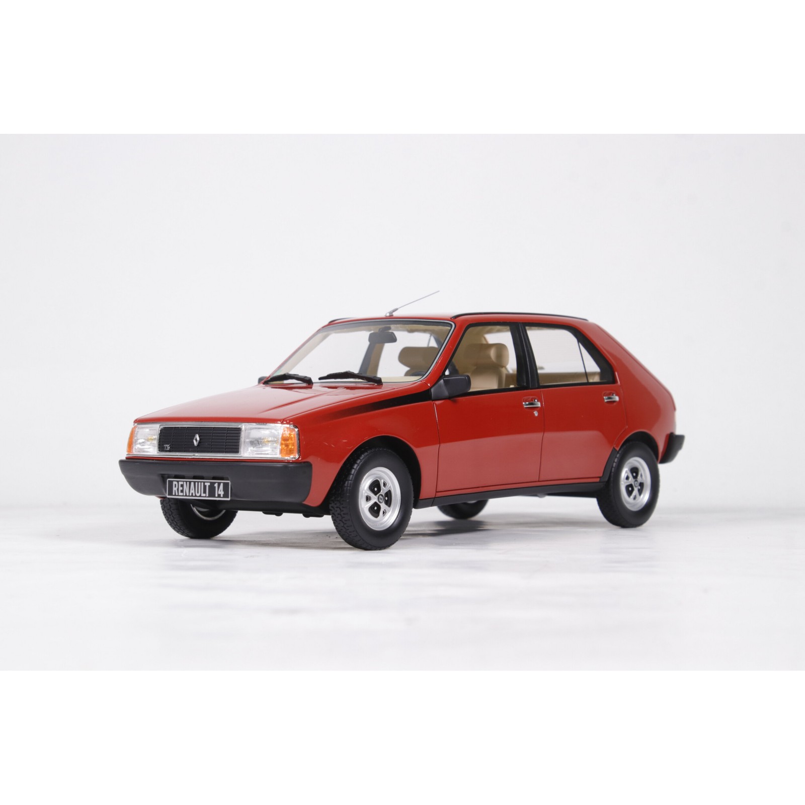 Renault 14 TS Rouge 705 1983