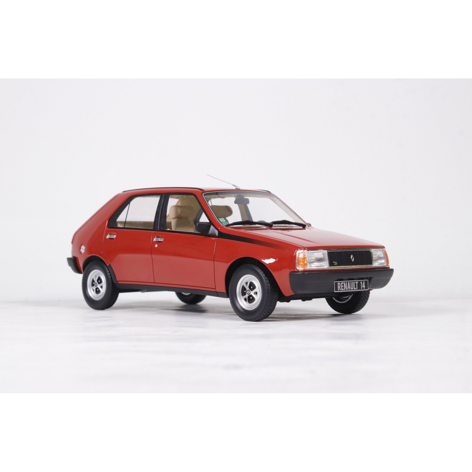 Renault 14 TS Rouge 705 1983