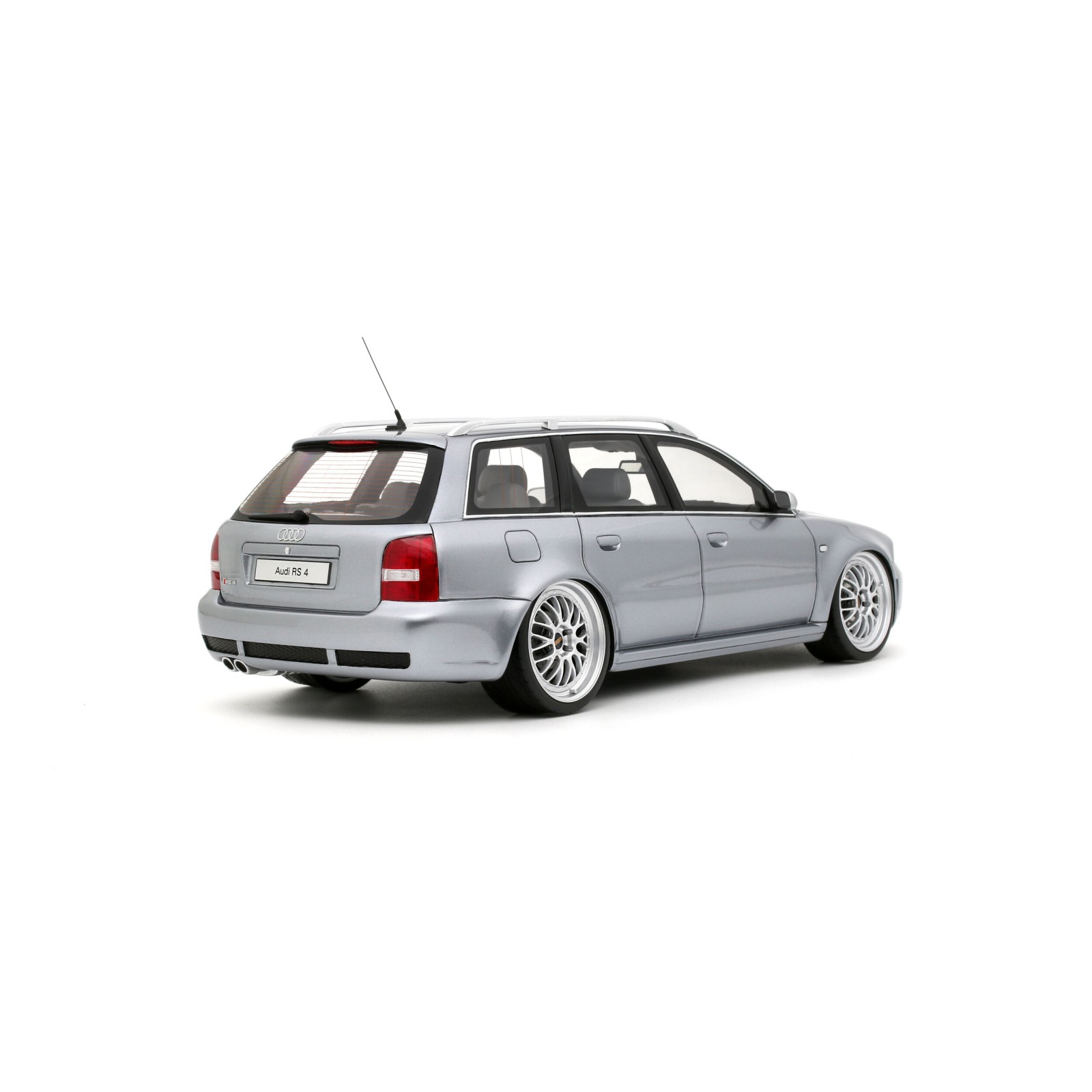 Audi RS 4 (B5) Avant "stanced" Avus Silver 2025