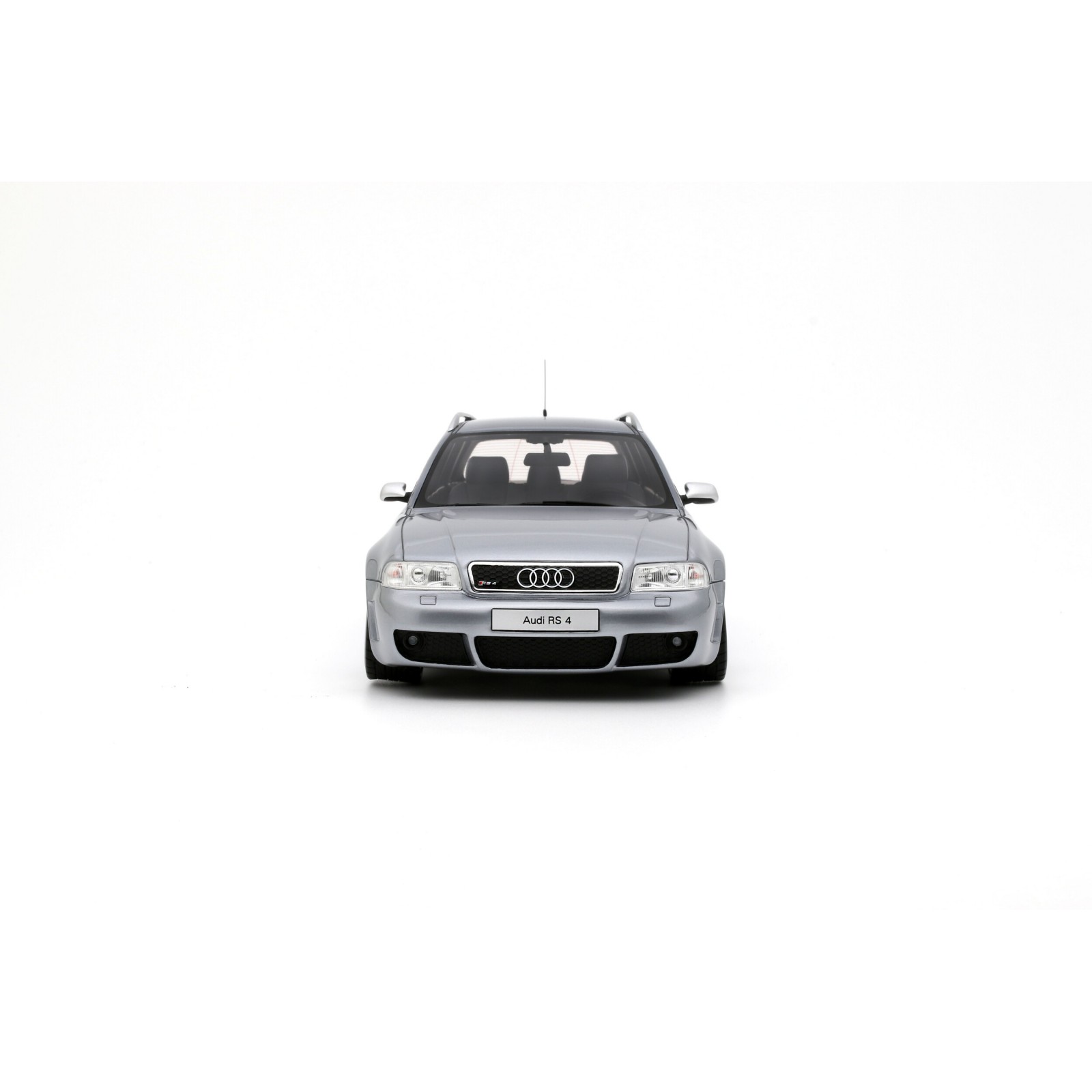 Audi RS 4 (B5) Avant "stanced" Avus Silver 2025