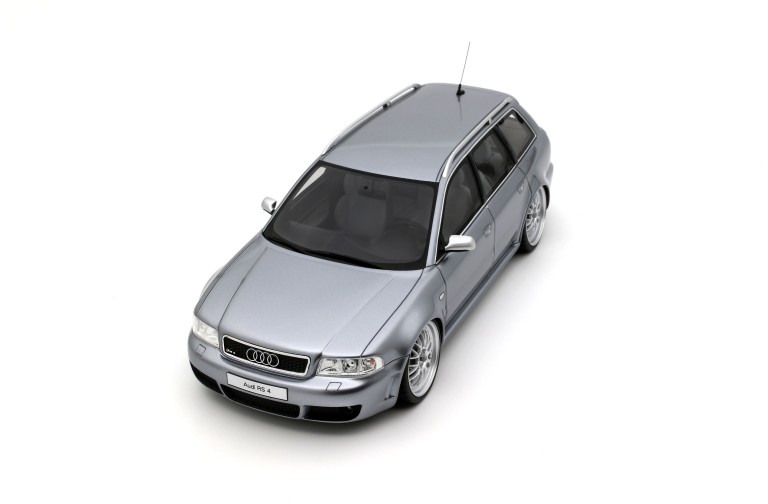 Audi RS 4 (B5) Avant "stanced" Avus Silver 2025