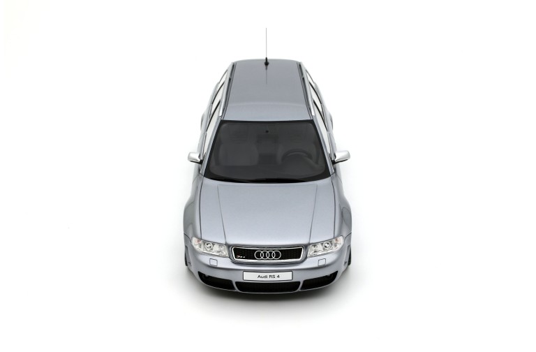 Audi RS 4 (B5) Avant "stanced" Avus Silver 2025