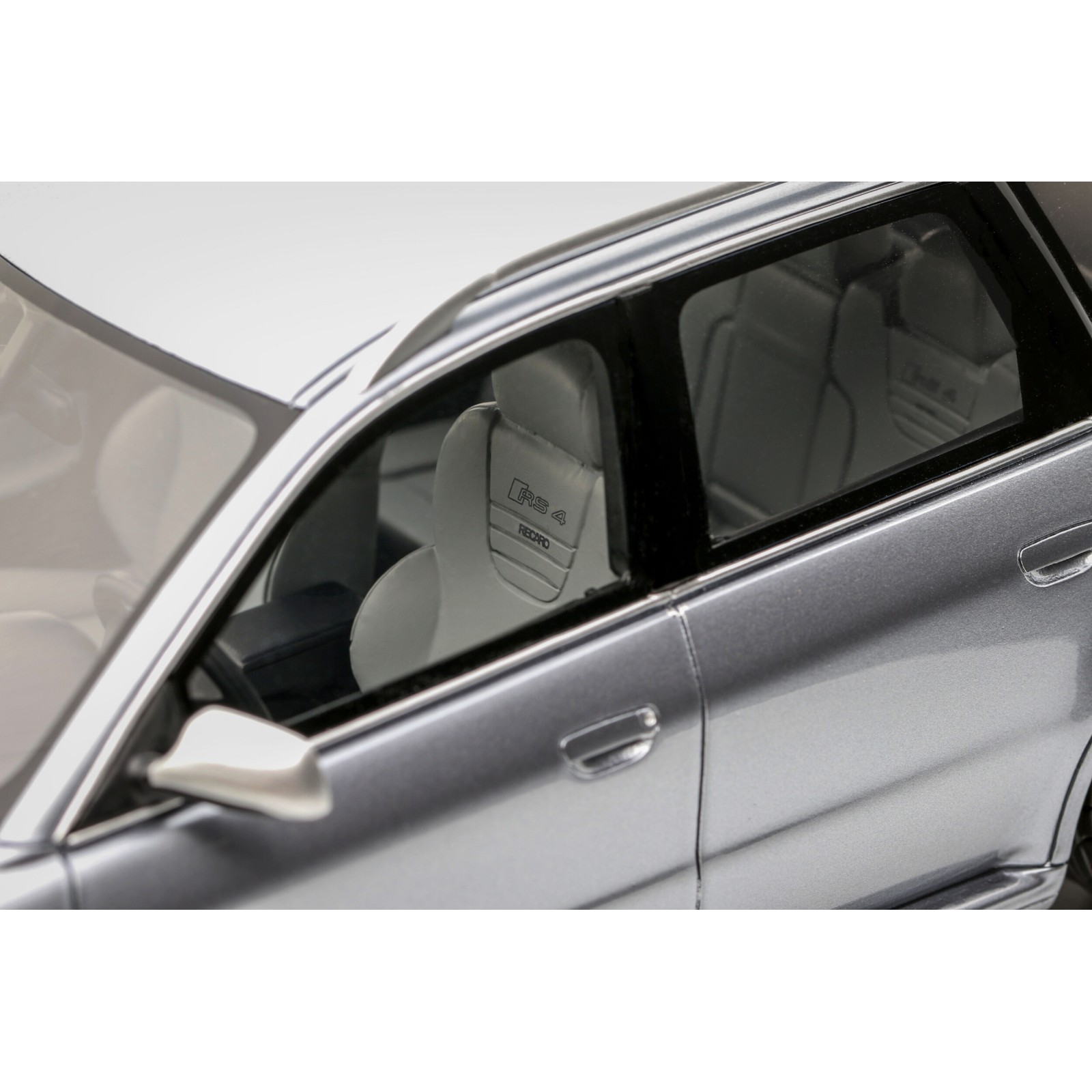 Audi RS 4 (B5) Avant "stanced" Avus Silver 2025