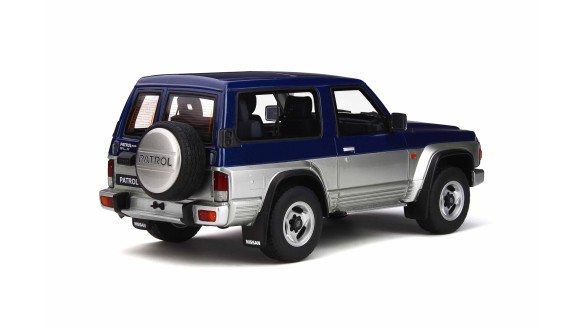 Nissan Patrol GR Blue TH1 & Silver KJ1 1992