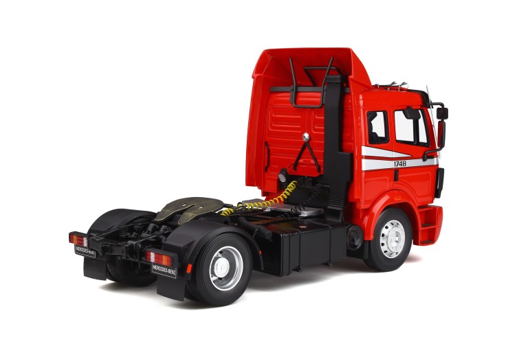 Mercedes-Benz SK 1748 Glutrot 1990