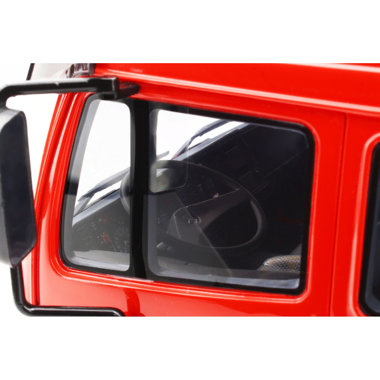 Mercedes-Benz SK 1748 Glutrot 1990
