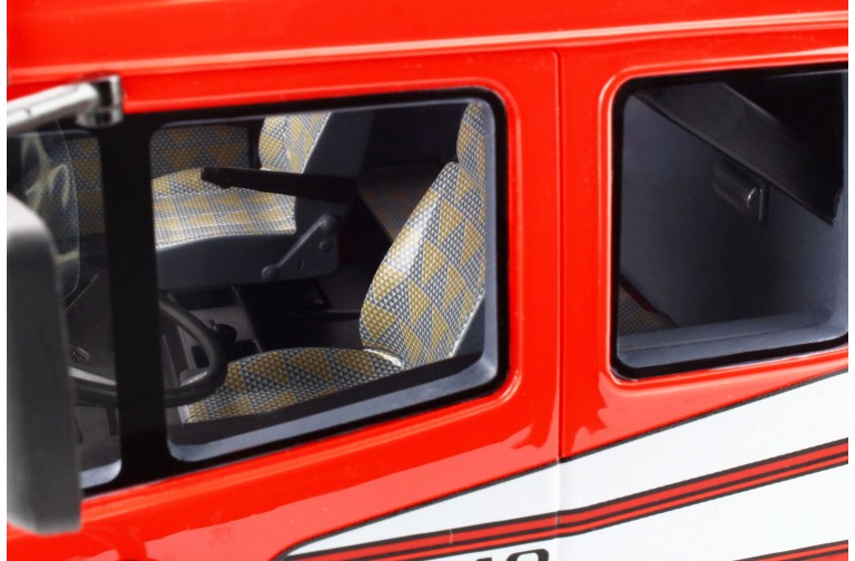 Mercedes-Benz SK 1748 Glutrot 1990
