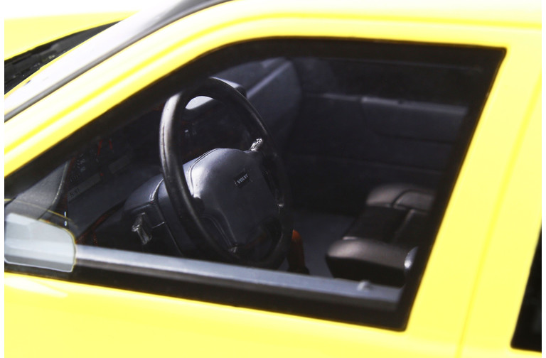 Volvo 850 T5-R Cream Yellow 1995