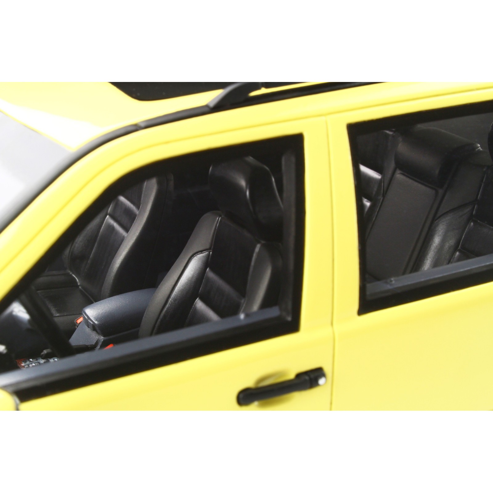 Volvo 850 T5-R Cream Yellow 1995