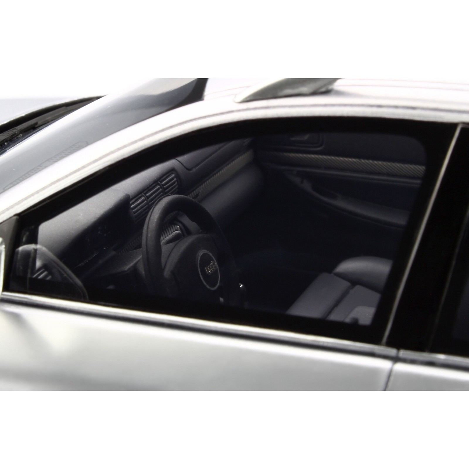 Audi RS 4 (B5) Gris Argent AVUS 2000