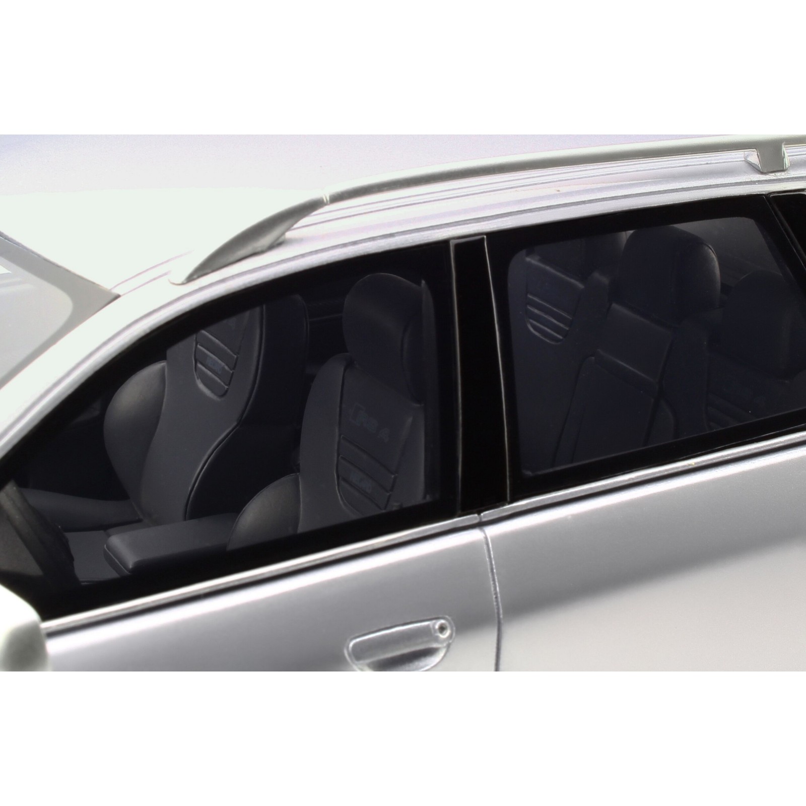 Audi RS 4 (B5) Gris Argent AVUS 2000