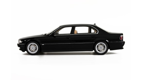 BMW E38 750 iL Schwarz II 668 1998