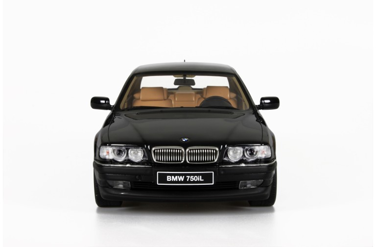 BMW E38 750 iL Schwarz II 668 1998