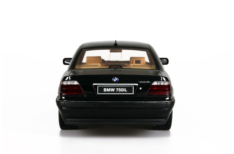 BMW E38 750 iL Schwarz II 668 1998