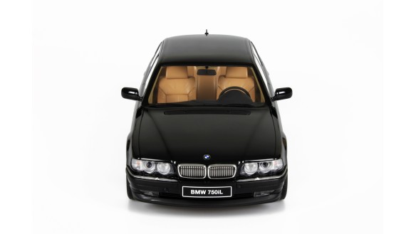 BMW E38 750 iL Schwarz II 668 1998