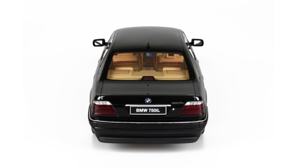 BMW E38 750 iL Schwarz II 668 1998