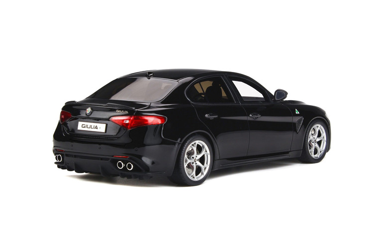 Alfa Romeo Giulia Quadrifoglio Nero Vulcano 2016