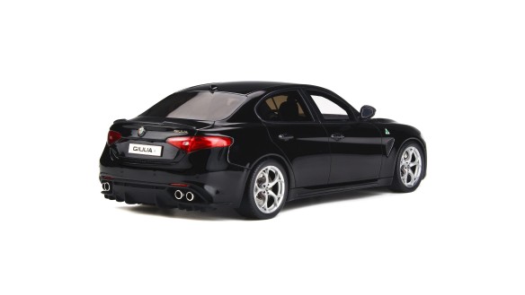 Alfa Romeo Giulia Quadrifoglio Nero Vulcano 2016